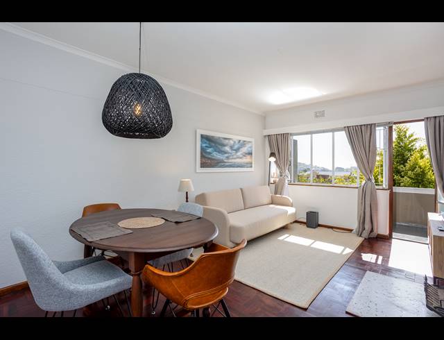 1 BEDROOM FLAT TO LET IN GARDENS